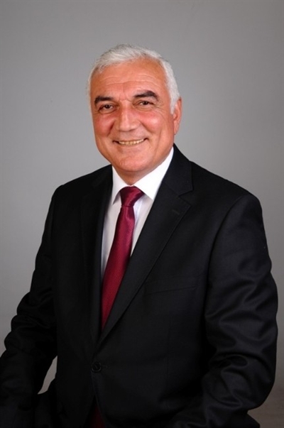 Yumurtalık'ta Türkeş Filik Başkan Seçildi    