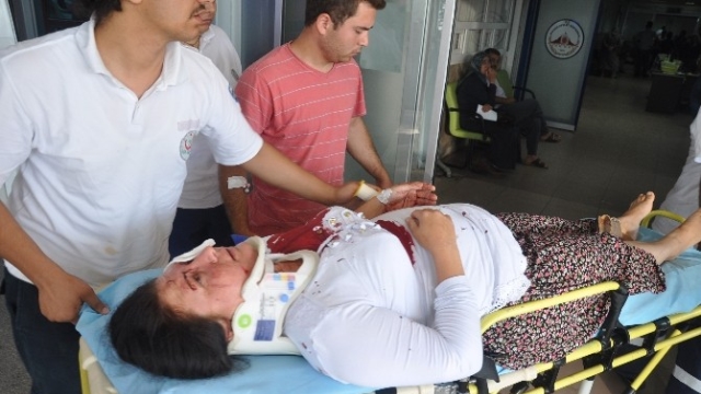 Kozan'da Trafik Kazası: 5 Yaralı