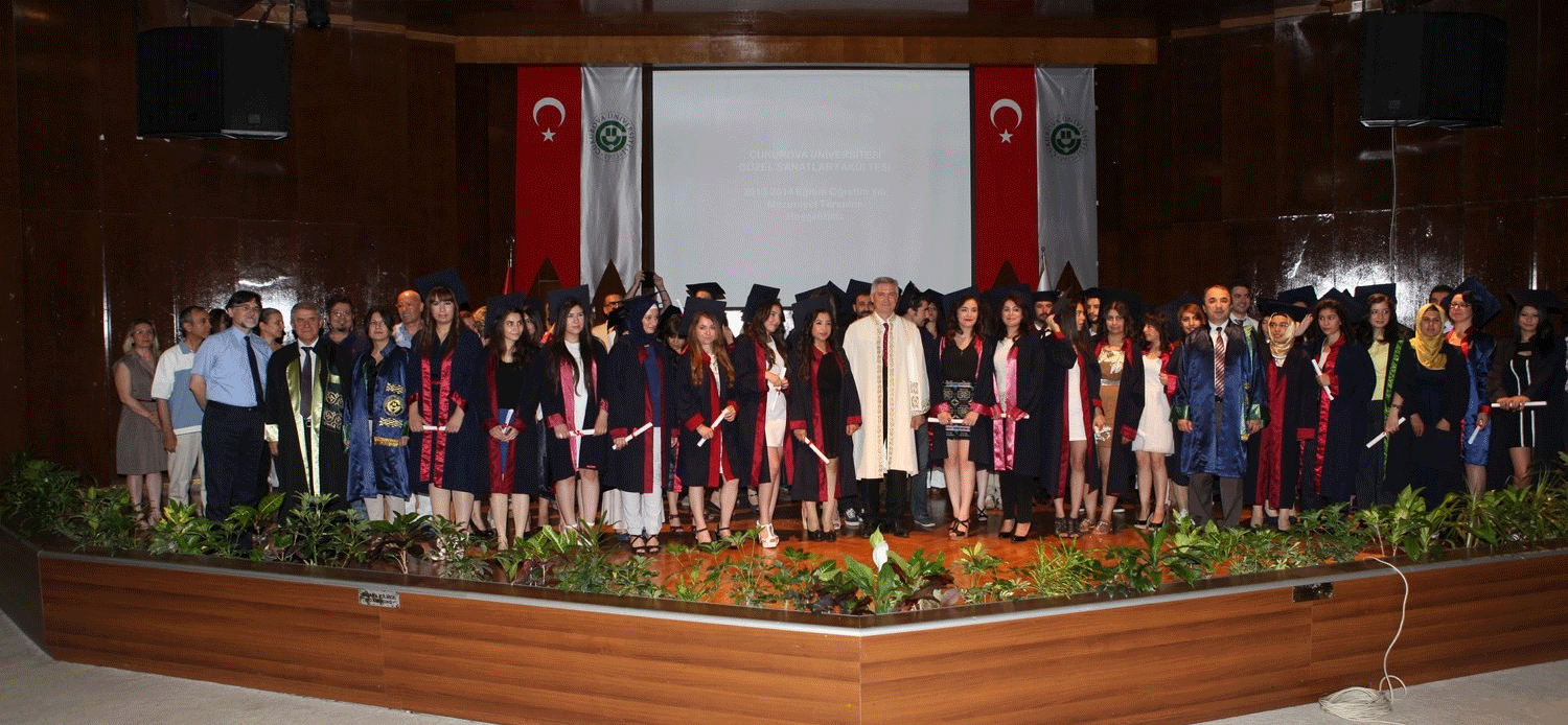 ÇÜ'de mezuniyet sevinci