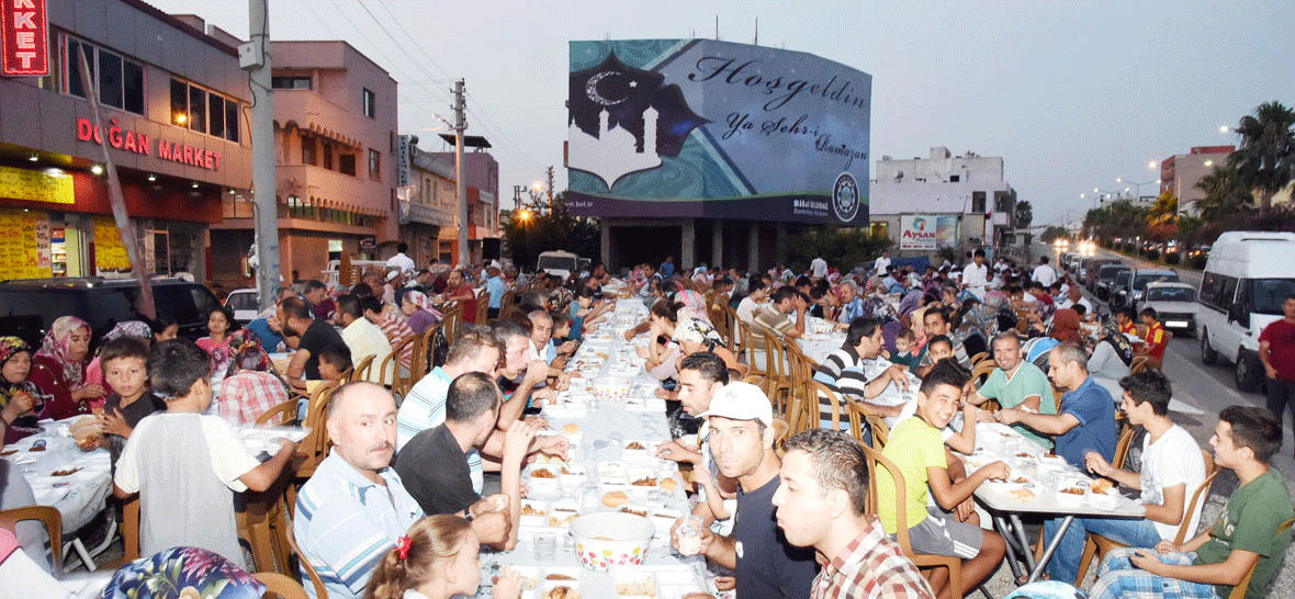 Sarıçam Belediyesi'nden iftar programı