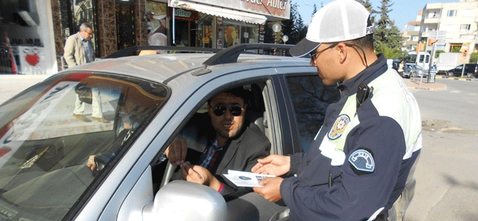 Polis Suriyeli araç sürücülerini bilgilendirdi