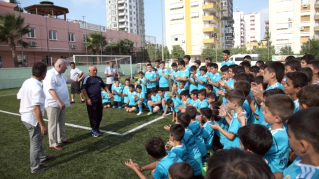 Büyükşehir'den Ücretsiz Futbol Okulu