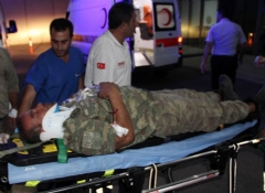 Diyarbakırda askeri araca saldırı: 2 şehit
