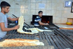 Ramazan'da Askıda Ekmek Uygulaması Suriyelileri Sevindirdi