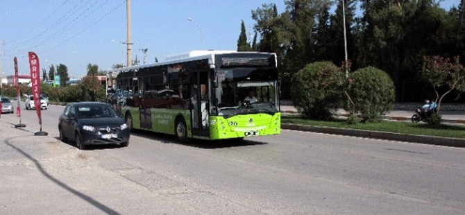Adana'da motosikletli 2 çocuğa otobüs çarptı