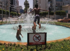 Adana'da sıcağında havuz keyfi