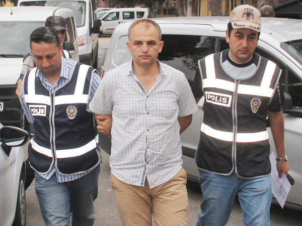 Adana'da eski Emniyet Müdürü Mehmet Avcı ile 31 polis gözaltına alındı