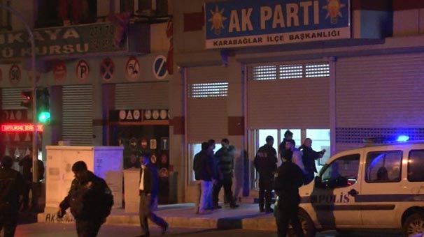 İzmir'de AK Parti ilçe binasına silahlı saldırı