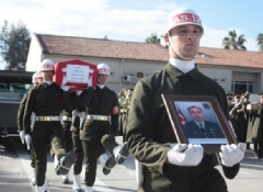 Şehit asker için Adana'da tören