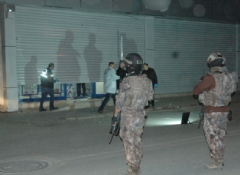 Adanada markete EYP'li saldırı