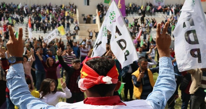 Öcalan lehine sloganlara Nevruz komitesi geçit vermedi