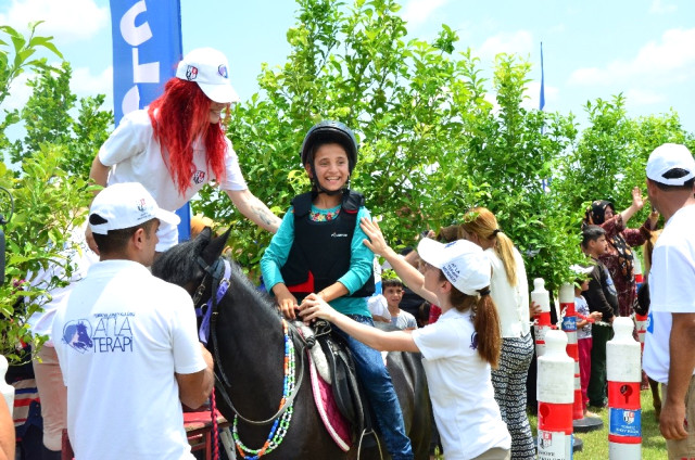 Suriyeli Çocuklar, Atlarla Doyasıya Eğlendi