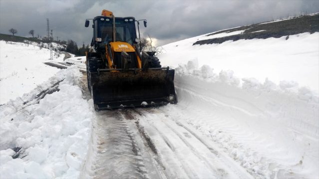 Adana'da karla mücadele çalışmaları