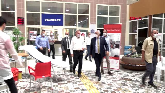 Seyhan Belediye personelinden Kızılay'a kan bağışı