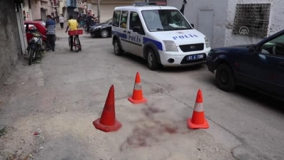 Adana'da bıçaklı kavgada 1 kişi yaralandı