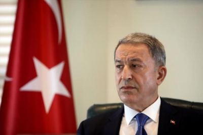 Milli Savunma Bakanı Akar'ın uçağı Adana'ya acil iniş yaptı