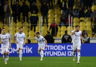 Fenerbahçe, kendi evinde Adana Demirspor'a 2-1 mağlup oldu