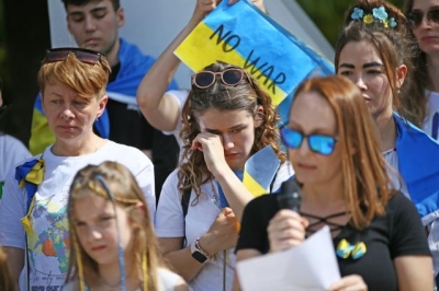 Adana'da Ukraynalılar Rusya'yı Protesto Etti