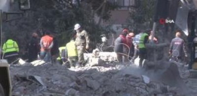 Adana'da yüzlerce bina ağır hasarlı
