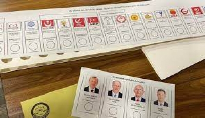 Adana'da Oy Kullanma Başladı