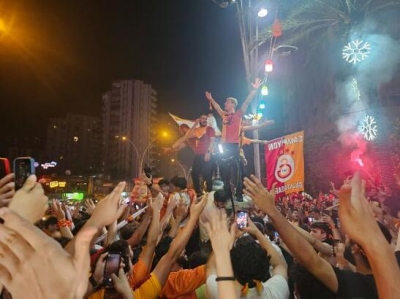 Galatasaray Taraftarları Şampiyonluğu Kutladı