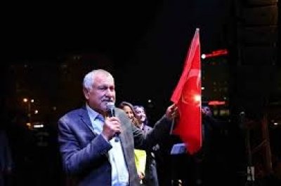 CHP Adana'da Büyükşehir ile Birlikte 9 İlçeyi Kazandı
