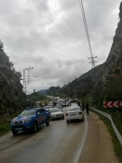 Kozan'da trafik kazası 6  yaralı