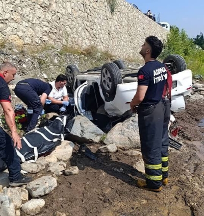Aladağ'da Kaza: 2 Ölü, 1 Yaralı Aladağ'da Kaza: 2 Ölü, 1 Yaralı