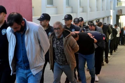 Kurgu kazalarda şebeke 25 milyon lira kazandı, 58 kişi tutuklandı Kurgu kazalarda şebeke 25 milyon lira kazandı, 58 kişi tutuklandı