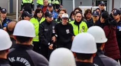 İl Emniyet Müdür Yardımcısı Aksoy'un Cenazesi Mersin'e Uğurlandı İl Emniyet Müdür Yardımcısı Aksoy'un Cenazesi Mersin'e Uğurlandı